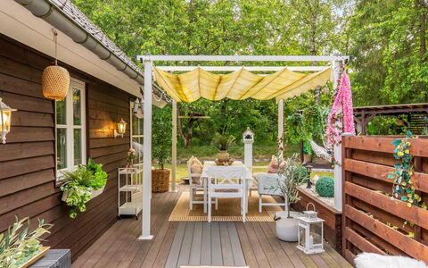 Myrra: Legna, Mobilia, Vaso Di Fiori, Mobili Da Esterno, Pavimentazione, Pavimento In Legno, Giardino, Deck, Sedia