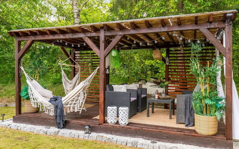 Myrra: Legna, Mobili Da Esterno, Mobilia, Giardino, Tavolo Esterno, Gazebo, Backyard, Terrazza, Struttura Esterna, Latifoglie