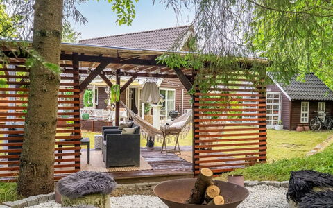 Myrra: Legna, Villetta, Tetto, Casa, Giardino, Casa, Mobilia, Backyard, Mobili Da Esterno