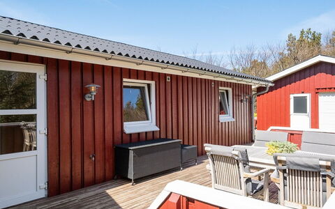 Ulfsten - 2Km from the Sea: Legna, Color Legno, Latifoglie, Porta, Deck, Plank, Shade, Design, Legname, Raccordo