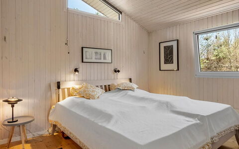 Ulfsten - 2Km from the Sea: Legna, Interior Design, Pavimentazione, Camera Da Letto, Soffitto, Pavimento, Letto, Camera, Mobilia, Lenzuolo