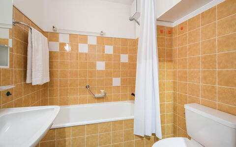 Val Signina 2-9: Appartamento, Architettura, Zona Residenziale, Condominio, Materiale Composito, Urban Design, Balcone, Uso Misto, Shade
