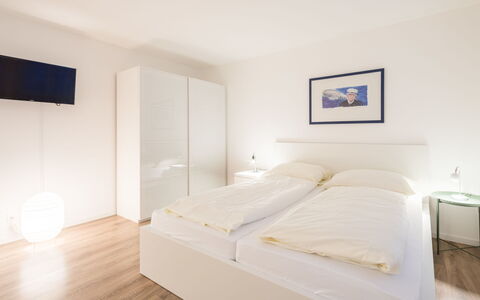Val Signina 2-9: Interior Design, Letto, Camera Da Letto, Pavimento, Pavimentazione, Camera, Mobilia, Soffitto, Casa, Bedding