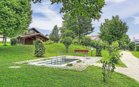 Voe Sonnhalde: Appartamento, Architettura, Zona Residenziale, Condominio, Materiale Composito, Urban Design, Balcone, Uso Misto, Shade