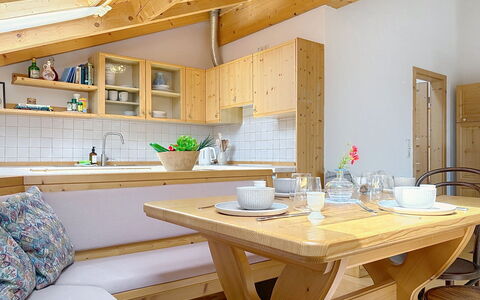 Voe Sonnhalde: Appartamento, Architettura, Zona Residenziale, Condominio, Materiale Composito, Urban Design, Balcone, Uso Misto, Shade