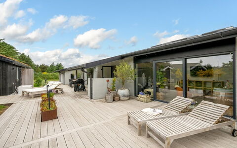 Nitis - 300M to the Fjord: Appartamento, Architettura, Zona Residenziale, Condominio, Materiale Composito, Urban Design, Balcone, Uso Misto, Shade