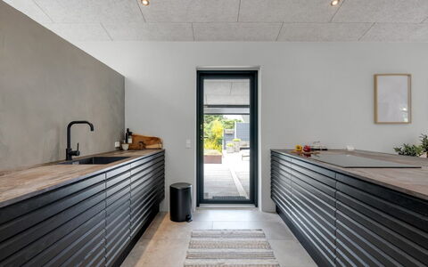Nitis - 300M to the Fjord: Legna, Pavimentazione, Pavimento, Cucina, Controsoffitto, Soffitto, Piastrella, Pavimento In Legno, Latifoglie, Materiali Naturali