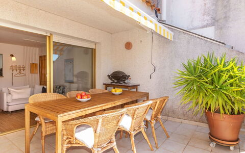 Claudi: Appartamento, Architettura, Zona Residenziale, Condominio, Materiale Composito, Urban Design, Balcone, Uso Misto, Shade