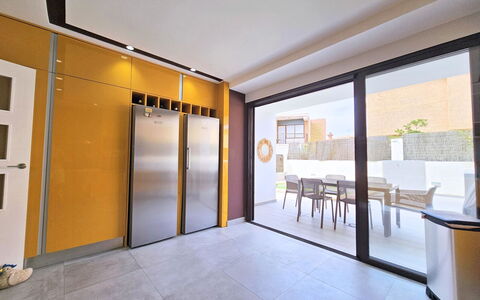 Sweet Home Cabo de Palos: Appartamento, Architettura, Zona Residenziale, Condominio, Materiale Composito, Urban Design, Balcone, Uso Misto, Shade
