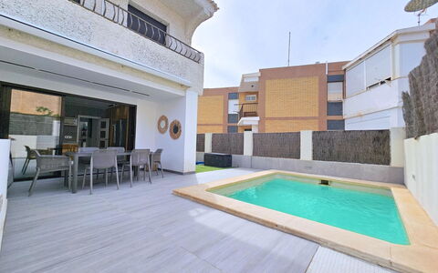 Sweet Home Cabo de Palos: Zona Residenziale, Architettura, Casa, Pavimento, Pavimentazione, Materiale Composito, Appartamento, Piscina, Estate, Piastrella