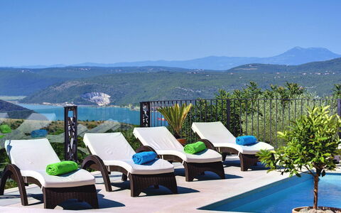 Rachele: Appartamento, Architettura, Zona Residenziale, Condominio, Materiale Composito, Urban Design, Balcone, Uso Misto, Shade