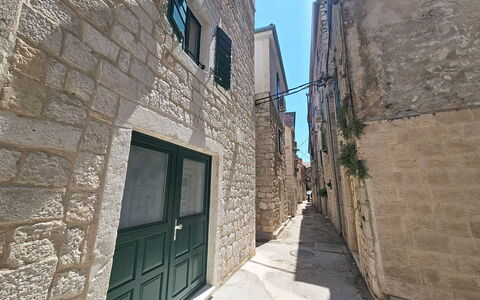 Dalmatica: Appartamento, Architettura, Zona Residenziale, Condominio, Materiale Composito, Urban Design, Balcone, Uso Misto, Shade