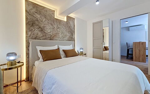 Dalmatica: Appartamento, Architettura, Zona Residenziale, Condominio, Materiale Composito, Urban Design, Balcone, Uso Misto, Shade
