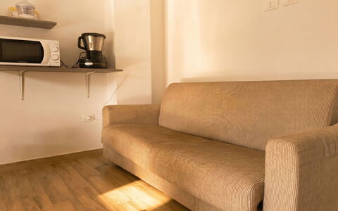 Il Mio Sole: Appartamento, Architettura, Zona Residenziale, Condominio, Materiale Composito, Urban Design, Balcone, Uso Misto, Shade