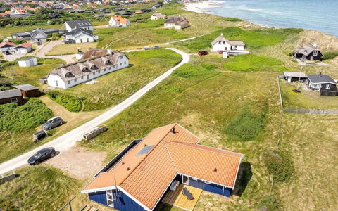 Nis - 75M from the Sea: Casa, Casa, Paesaggio, Tetto, Villetta, Zona Residenziale, Lotto, Plain, Area Rurale, Estate