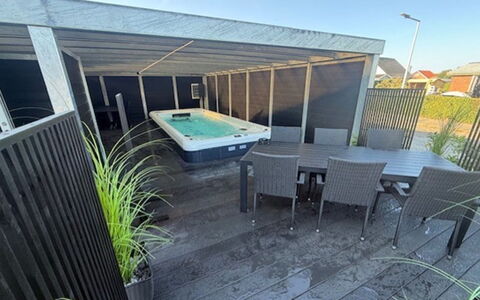 Gundula - 1.3Km from the Sea: Pavimentazione, Pavimento, Materiale Composito, Deck, Latifoglie, Shade, Calcestruzzo, Mobili Da Esterno, Terrazza, Piscina