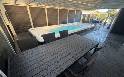 Gundula - 1.3Km from the Sea: Pavimento, Piscina, Pavimentazione, Materiale Composito, Mobili Da Esterno, Deck, Calcestruzzo, Shade, Cortile, Design