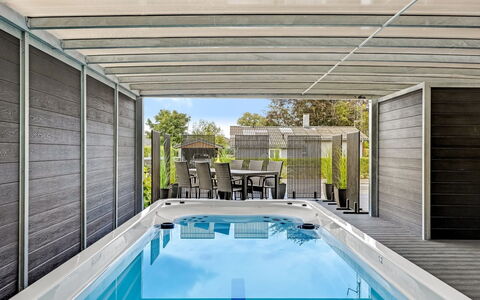 Gundula - 1.3Km from the Sea: Piscina, Materiale Composito, Shade, Mobili Da Esterno, Eco Hotel, Ricorrere, Struttura Esterna, Design, Deck, Terrazza