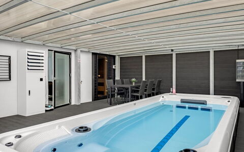 Gundula - 1.3Km from the Sea: Idraulico Fixture, Piscina, Design, Deck, Alluminio, Vasca Idromassaggio, Mobili Da Esterno, Vasca Da Bagno, Hotel