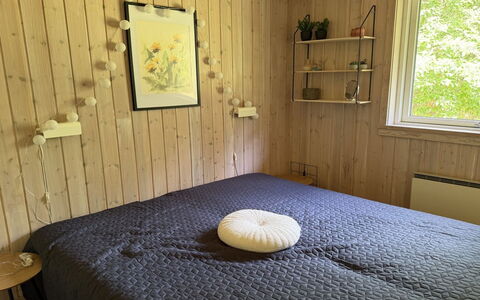 Laris - from the Sea: Camera Da Letto, Legna, Letto, Pavimentazione, Pavimento, Lenzuolo, Bedding, Mobilia, Interior Design, Camera
