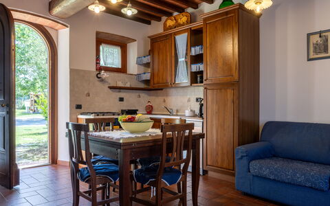 Il Cipresso, Casa Lucia, Cortona: Mobilia, Legna, Interior Design, Pavimentazione, Cucina, Cucina & Sala Da Pranzo Tavolo, Camera, Cabinetry, Casa, Controsoffitto