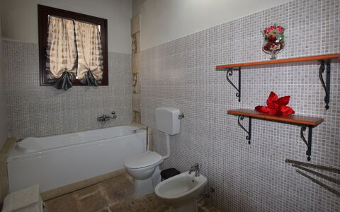 Antica Cascina 191: Idraulico Fixture, Pavimentazione, Bagno, Pavimento, Lavello, Interior Design, Lavandino Del Bagno, Rubinetto, Idraulico, Gabinetto