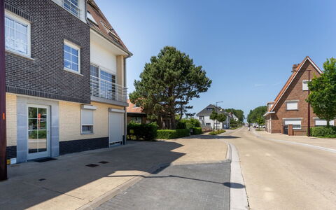 Duinenzicht with Balcony: Costruzione, Finestra, Manto Stradale, Zona Residenziale, Casa, Casa, Strada, Quartiere, Asfalto, Cittadina