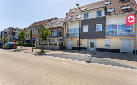 Duinenzicht with Balcony: Costruzione, Finestra, Zona Residenziale, Manto Stradale, Cittadina, Zona Urbana, Quartiere, Città, Casa, Strada