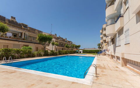 Maritim: Zona Residenziale, Appartamento, Condominio, Piscina, Balcone, Hotel