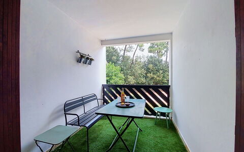 Evasion Marine: Costruzione, Parete, Finestra, Zona Residenziale, Quartiere, Facciata, Casa, Cittadina, Casa, Balcone
