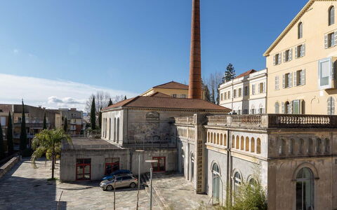 Virginia: Costruzione, Parete, Finestra, Zona Residenziale, Quartiere, Facciata, Casa, Cittadina, Casa, Balcone
