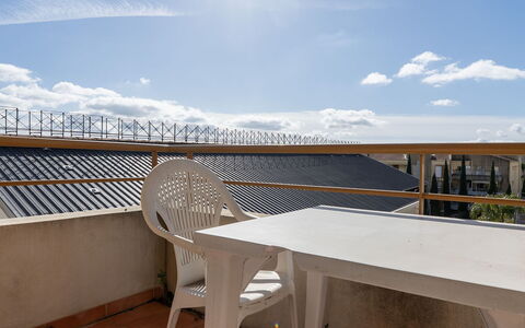 Grasse 616: Costruzione, Parete, Finestra, Zona Residenziale, Quartiere, Facciata, Casa, Cittadina, Casa, Balcone