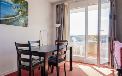 Grasse 616: Costruzione, Parete, Finestra, Zona Residenziale, Quartiere, Facciata, Casa, Cittadina, Casa, Balcone