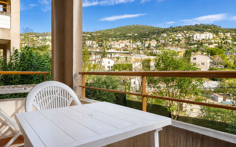 Grasse 625: Costruzione, Parete, Finestra, Zona Residenziale, Quartiere, Facciata, Casa, Cittadina, Casa, Balcone