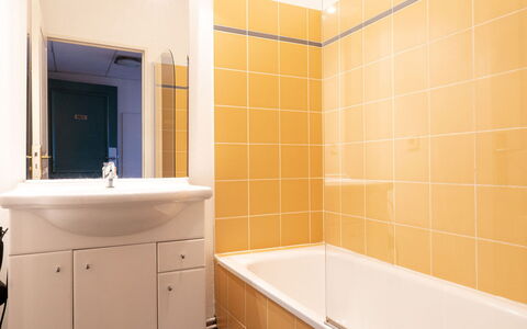 Grasse 625: Costruzione, Parete, Finestra, Zona Residenziale, Quartiere, Facciata, Casa, Cittadina, Casa, Balcone