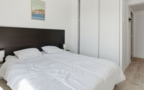 Grasse 626: Costruzione, Parete, Finestra, Zona Residenziale, Quartiere, Facciata, Casa, Cittadina, Casa, Balcone