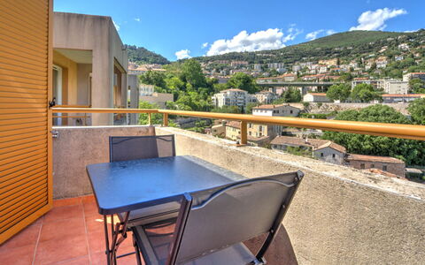 Grasse 631: Costruzione, Parete, Finestra, Zona Residenziale, Quartiere, Facciata, Casa, Cittadina, Casa, Balcone