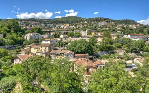 Grasse 631: Costruzione, Parete, Finestra, Zona Residenziale, Quartiere, Facciata, Casa, Cittadina, Casa, Balcone