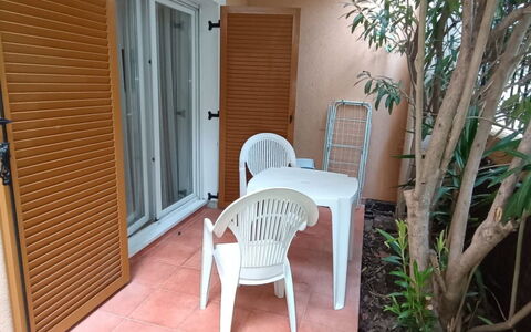 Virginia: Costruzione, Parete, Finestra, Zona Residenziale, Quartiere, Facciata, Casa, Cittadina, Casa, Balcone