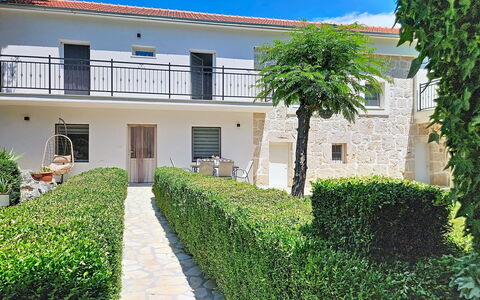 Imotski 424: Costruzione, Parete, Finestra, Zona Residenziale, Quartiere, Facciata, Casa, Cittadina, Casa, Balcone