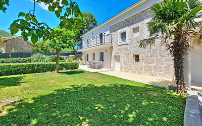 Imotski 424: Costruzione, Parete, Finestra, Zona Residenziale, Quartiere, Facciata, Casa, Cittadina, Casa, Balcone