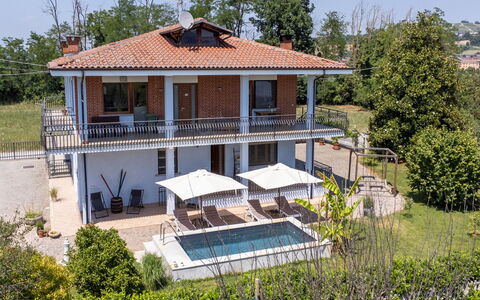Ca' Del Viaggiatore: Costruzione, Parete, Finestra, Zona Residenziale, Quartiere, Facciata, Casa, Cittadina, Casa, Balcone