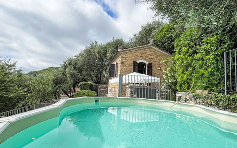 Casetta Pantasina: Costruzione, Parete, Finestra, Zona Residenziale, Quartiere, Facciata, Casa, Cittadina, Casa, Balcone