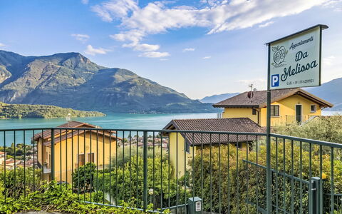 Melissa: Costruzione, Parete, Finestra, Zona Residenziale, Quartiere, Facciata, Casa, Cittadina, Casa, Balcone