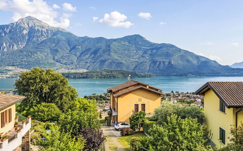 Melissa: Costruzione, Parete, Finestra, Zona Residenziale, Quartiere, Facciata, Casa, Cittadina, Casa, Balcone