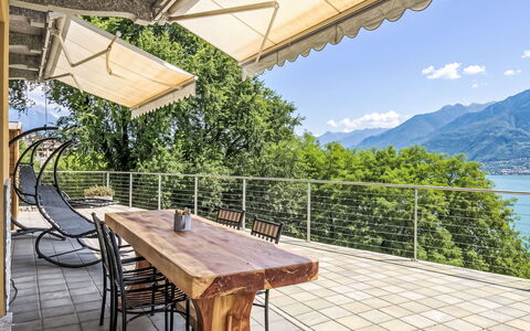Melissa: Costruzione, Parete, Finestra, Zona Residenziale, Quartiere, Facciata, Casa, Cittadina, Casa, Balcone