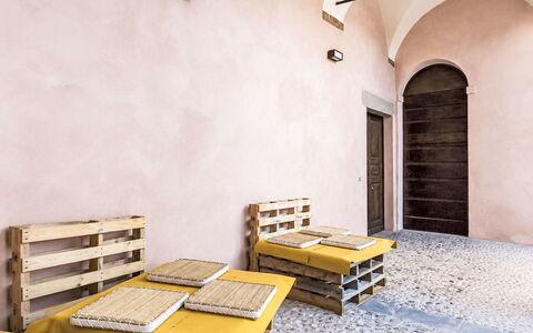 Rocca Loft: Costruzione, Parete, Finestra, Zona Residenziale, Quartiere, Facciata, Casa, Cittadina, Casa, Balcone