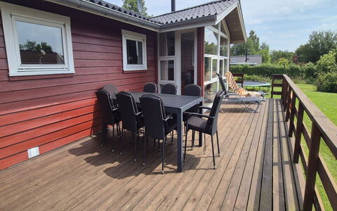 Vinny - 1Km from the Sea: Legna, Latifoglie, Pavimento In Legno, Mobilia, Color Legno, Plank, Deck, Mobili Da Esterno, Portico, Villetta