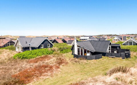 Eldmar - 500M from the Sea: Tetto, Villetta, Architettura, Casa, Casa, Area Rurale, Lotto, Pendenza, Raccordo, Prateria
