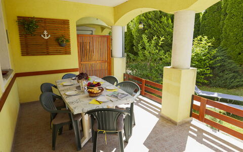 Times: Zona Residenziale, Raccordo, Finestra A Ghigliottina, Recinzione, Balcone, Driveway, Home Scherma, Cancello